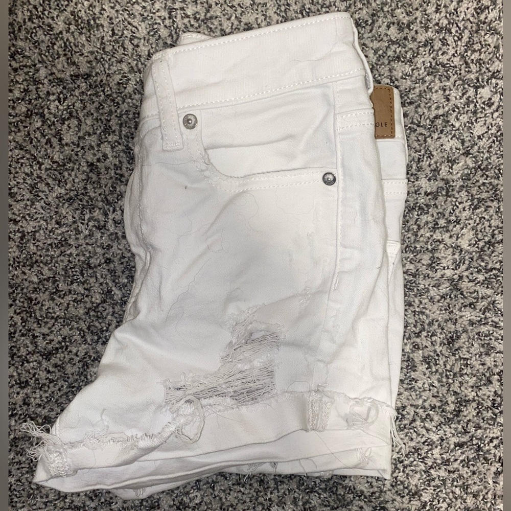 White American Eagle shorts